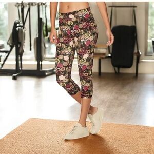 Lululemon Wunder Under Crop Size 6 Floral Green Black Yoga Leggings‎